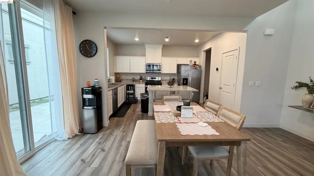 215 Manatee Suisun City, CA 94585