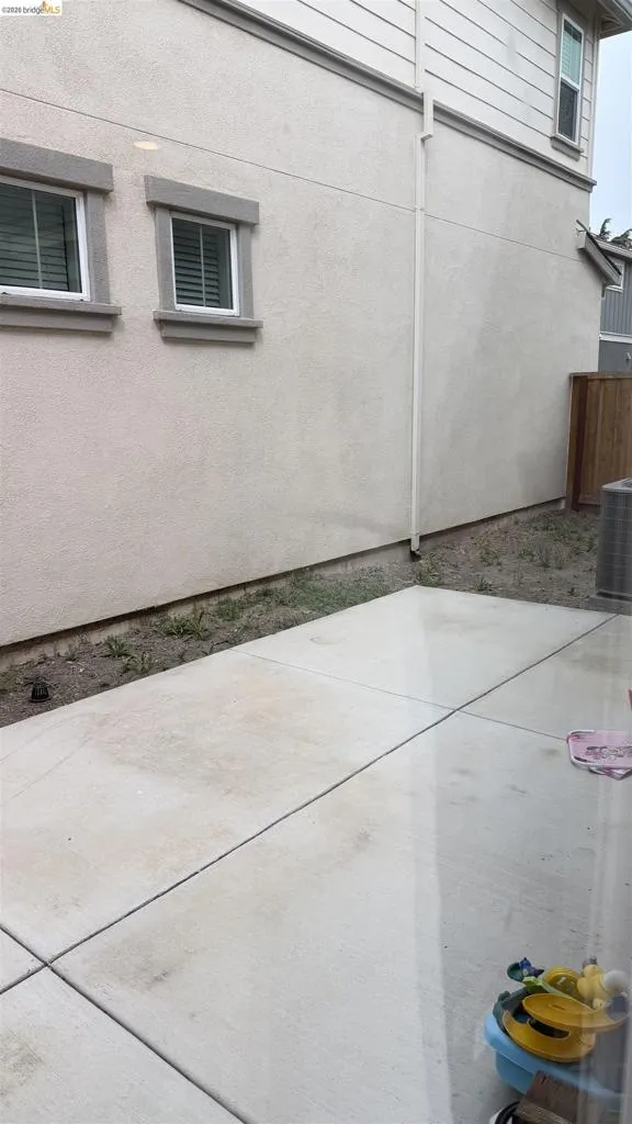 215 Manatee Suisun City, CA 94585