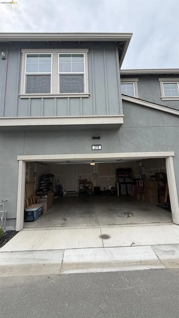 215 Manatee Suisun City, CA 94585