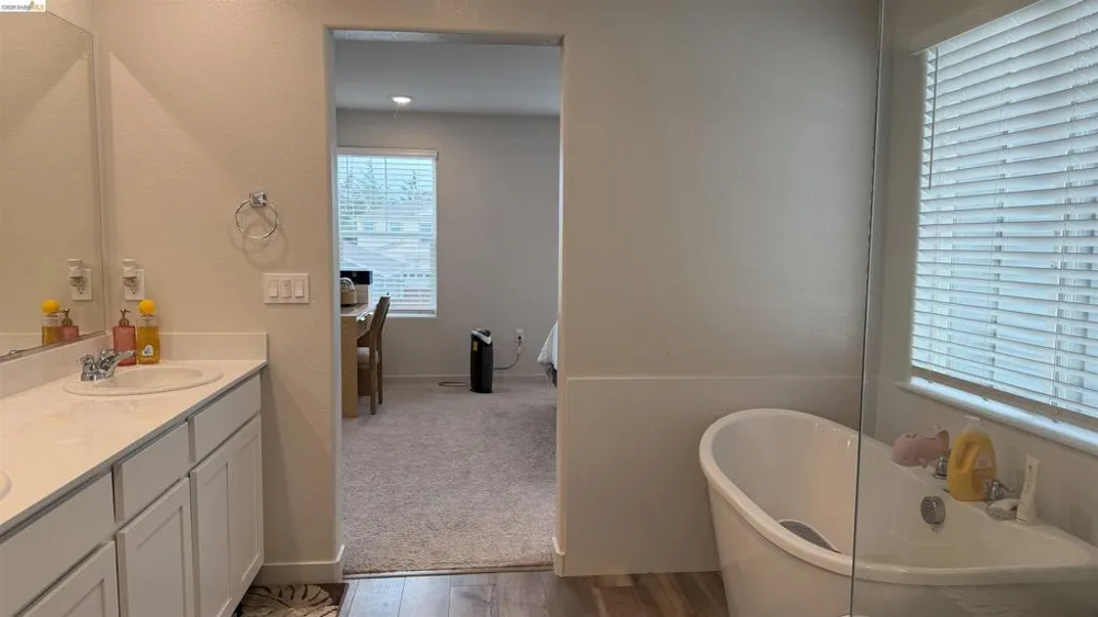 215 Manatee Suisun City, CA 94585