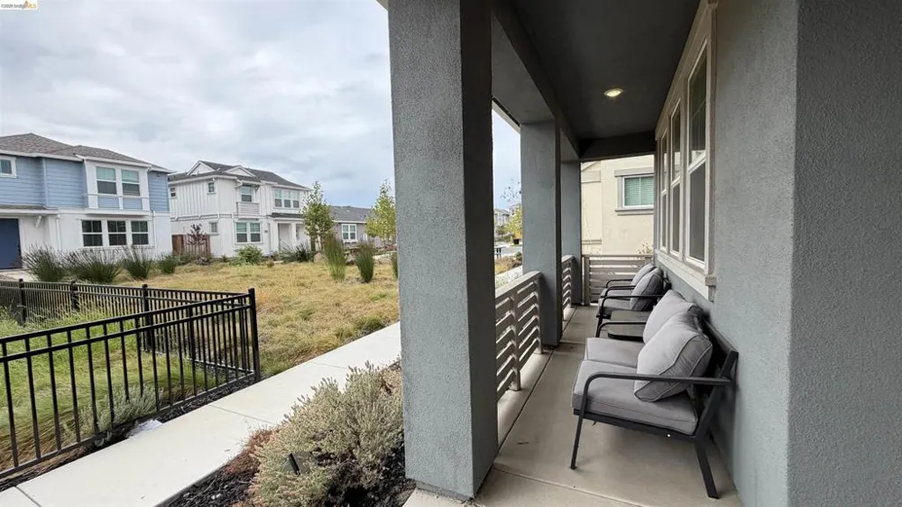 215 Manatee Suisun City, CA 94585