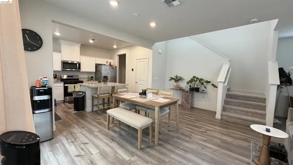 215 Manatee Suisun City, CA 94585