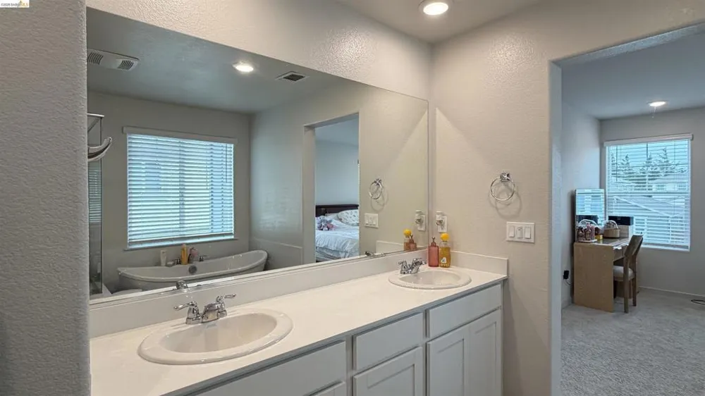 215 Manatee Suisun City, CA 94585