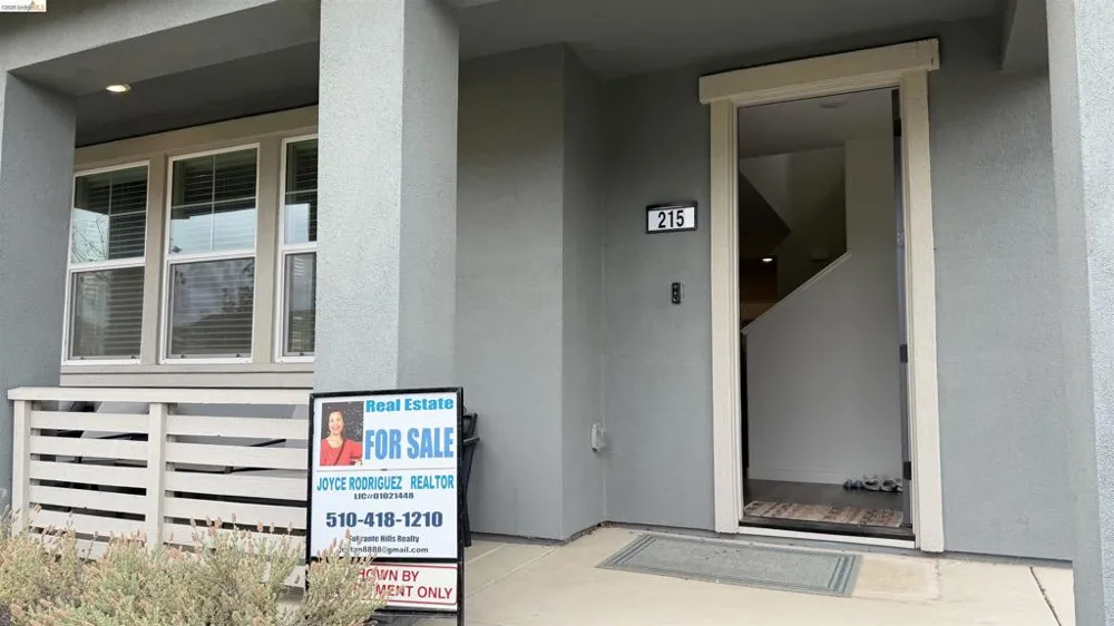 215 Manatee Suisun City, CA 94585