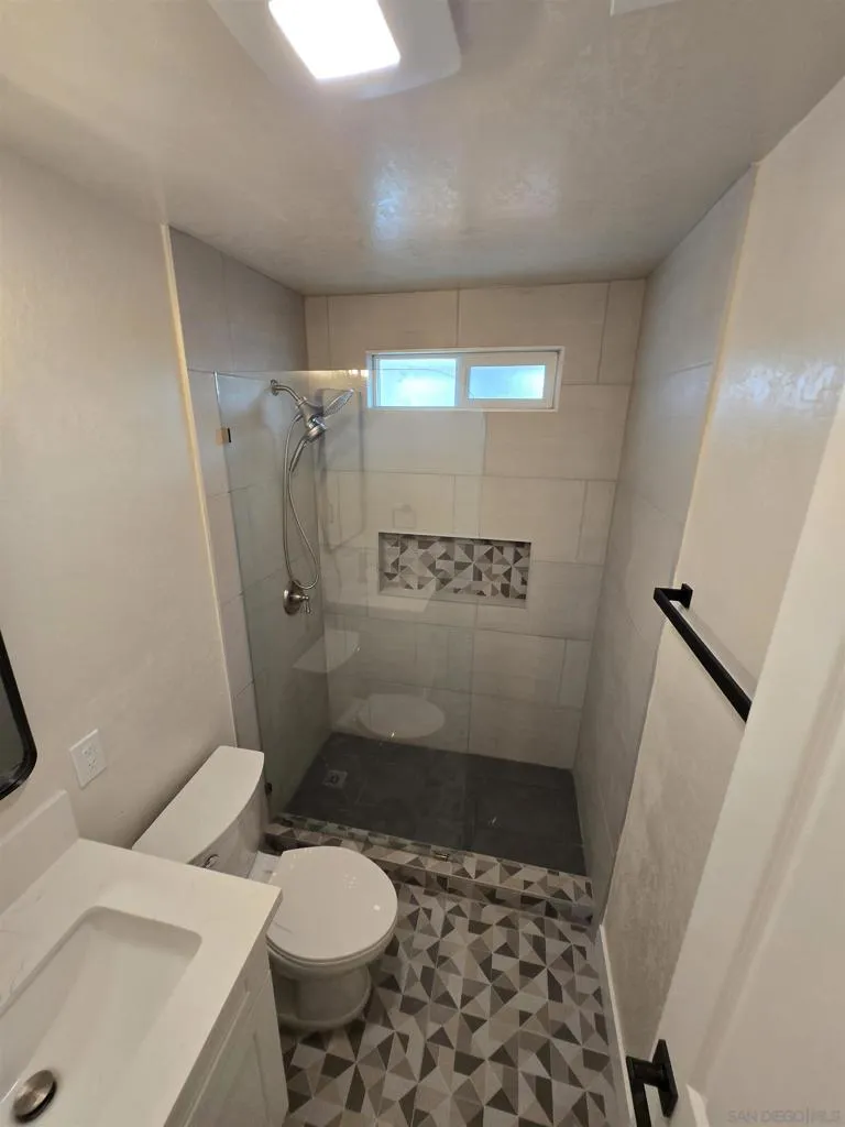 2130 E 5th ST National City, CA 91950