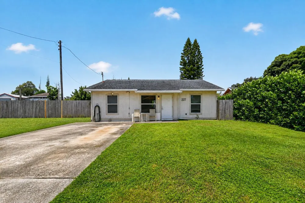207227 Ethelyn Drive West Palm Beach, FL 33415