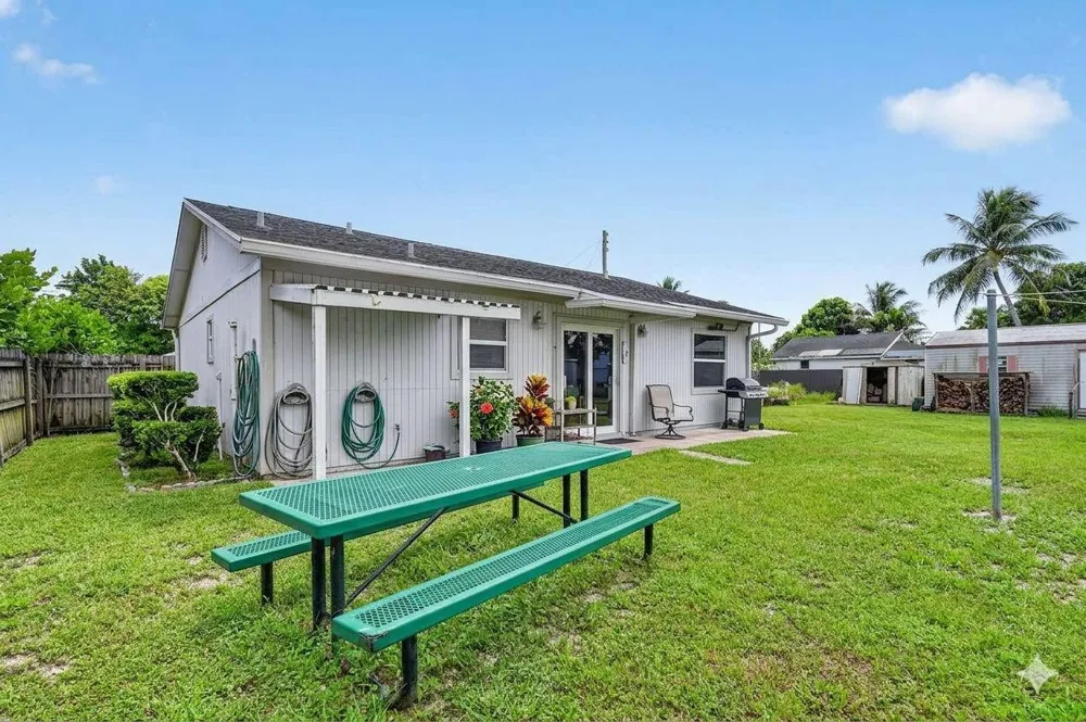 207227 Ethelyn Drive West Palm Beach, FL 33415