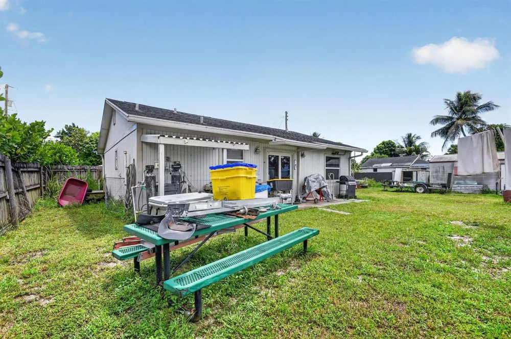 207227 Ethelyn Drive West Palm Beach, FL 33415