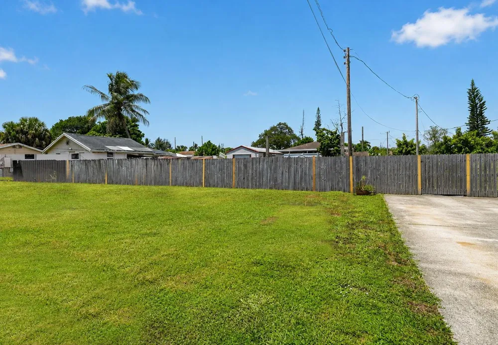 207227 Ethelyn Drive West Palm Beach, FL 33415