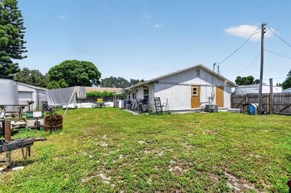 207227 Ethelyn Drive West Palm Beach, FL 33415