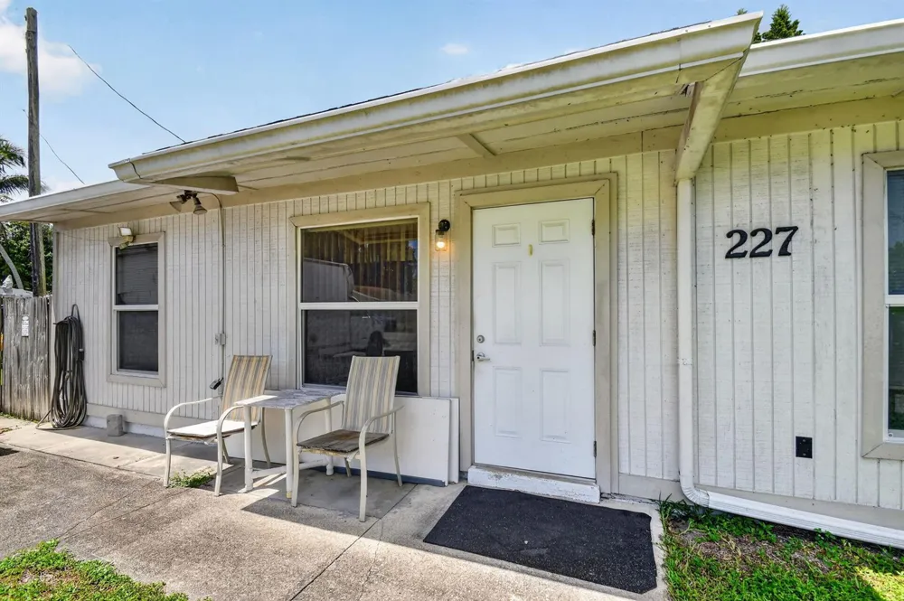207227 Ethelyn Drive West Palm Beach, FL 33415