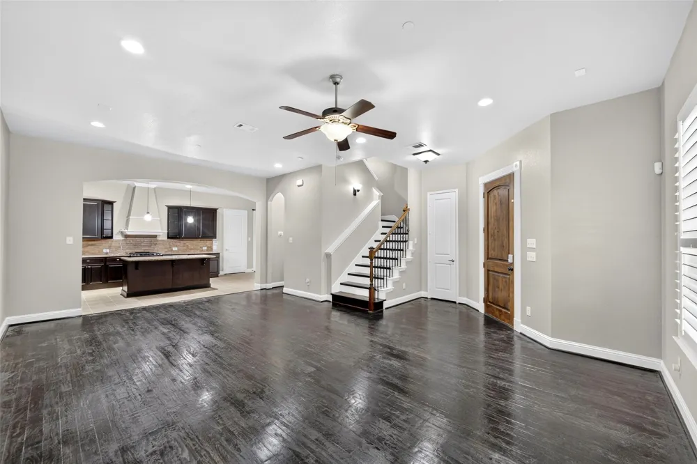 8607 Calvin Road Irving, TX 75063