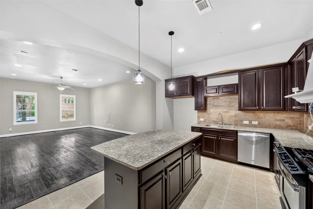 8607 Calvin Road Irving, TX 75063
