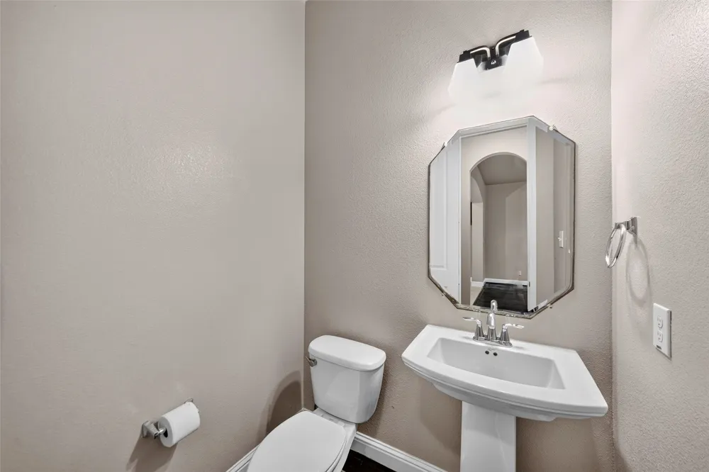 8607 Calvin Road Irving, TX 75063