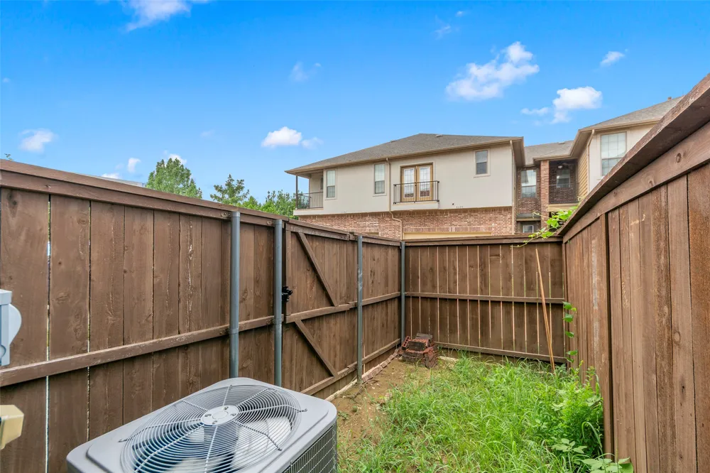8607 Calvin Road Irving, TX 75063