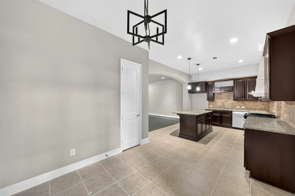 8607 Calvin Road Irving, TX 75063