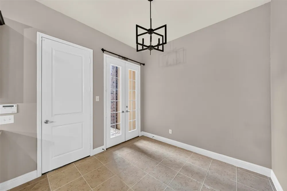 8607 Calvin Road Irving, TX 75063