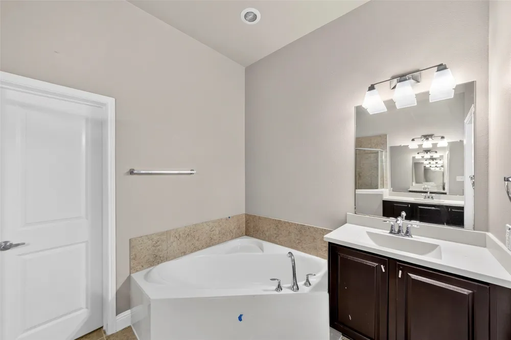 8607 Calvin Road Irving, TX 75063