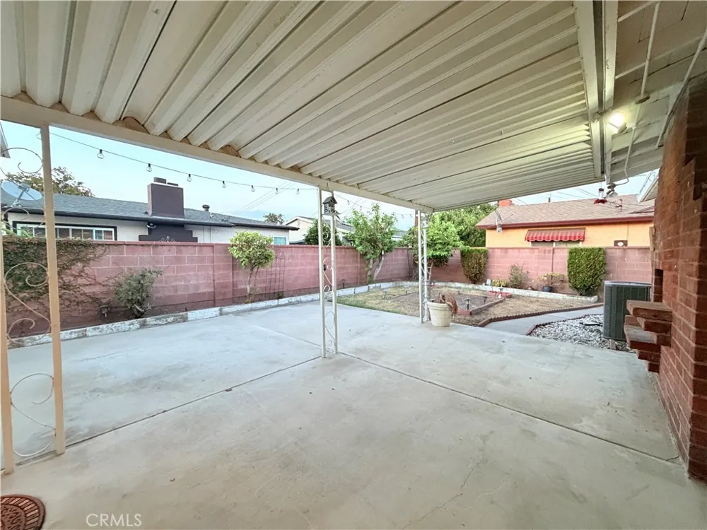 1525 W Houston Fullerton, CA 92833
