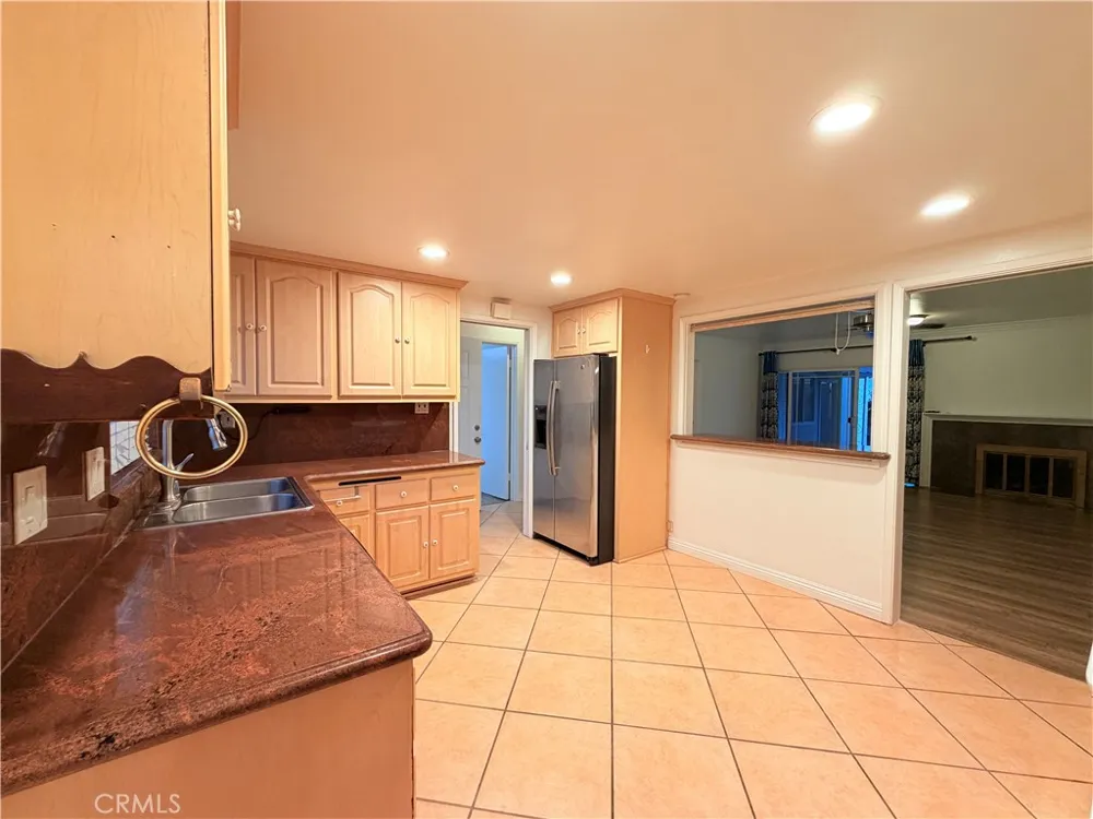 1525 W Houston Fullerton, CA 92833