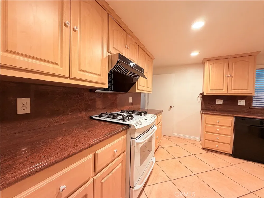 1525 W Houston Fullerton, CA 92833