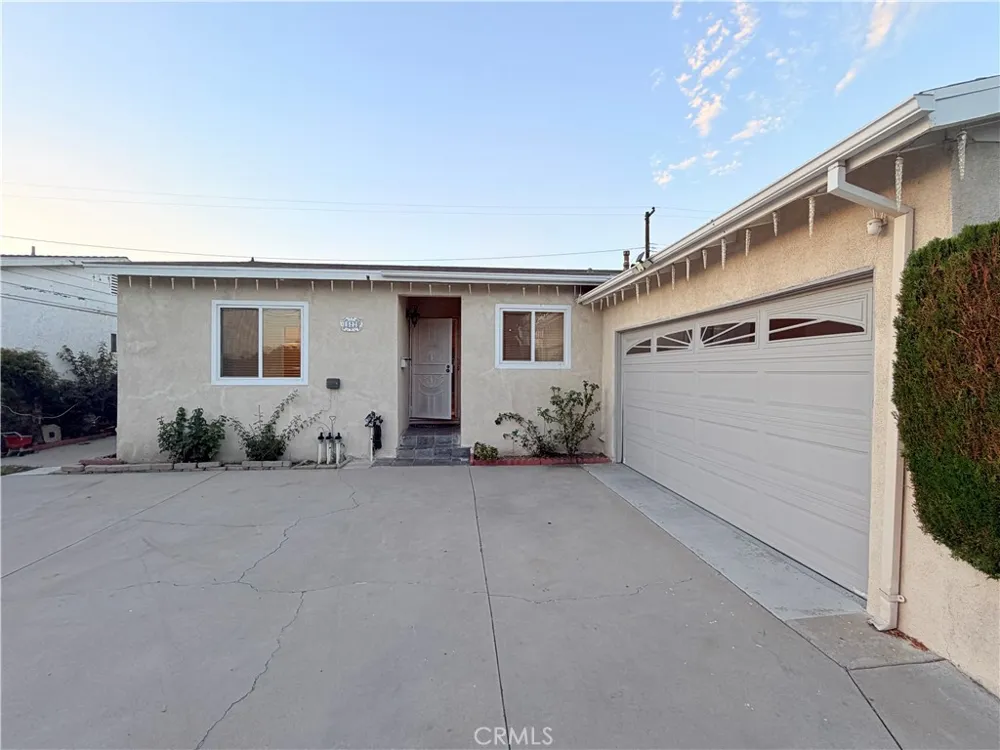 1525 W Houston Fullerton, CA 92833