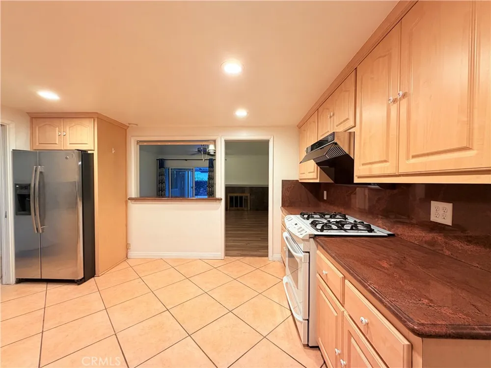 1525 W Houston Fullerton, CA 92833