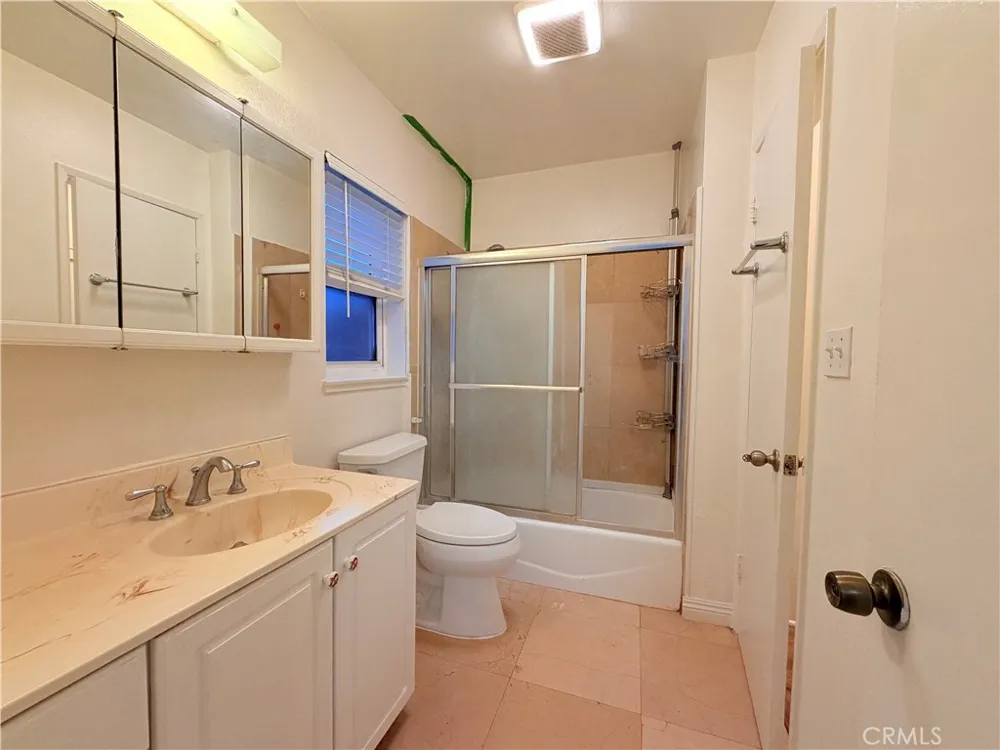 1525 W Houston Fullerton, CA 92833