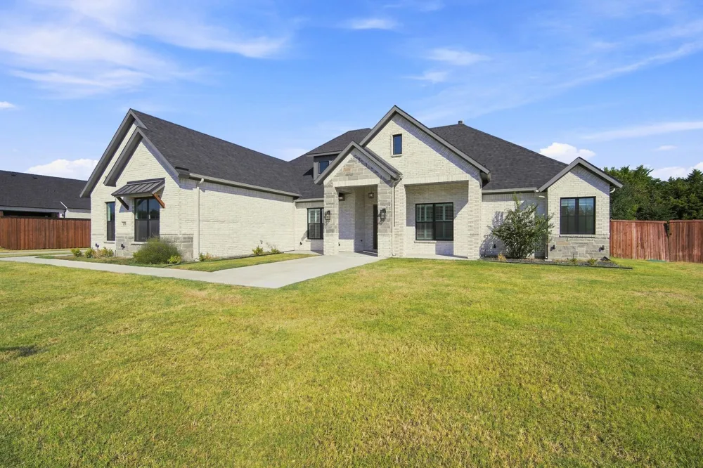 4231 Spring Garden Road Midlothian, TX 76065