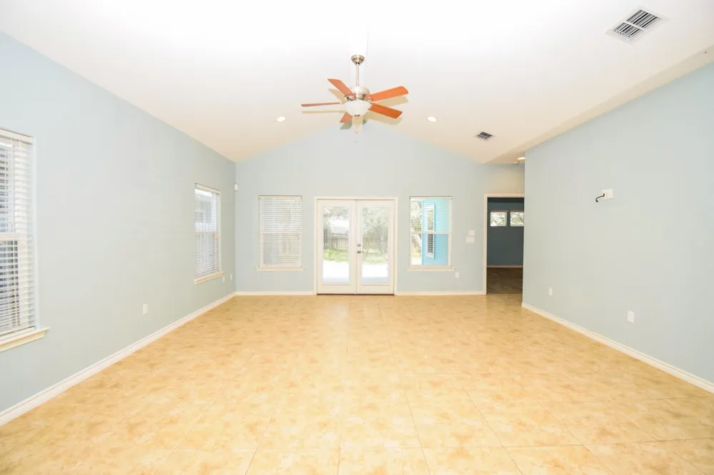 2711 Lakeview Drive Rockport, TX 78382
