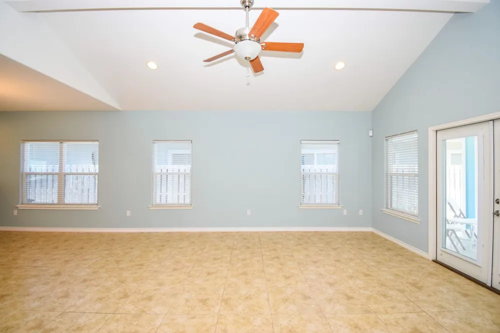 2711 Lakeview Drive Rockport, TX 78382
