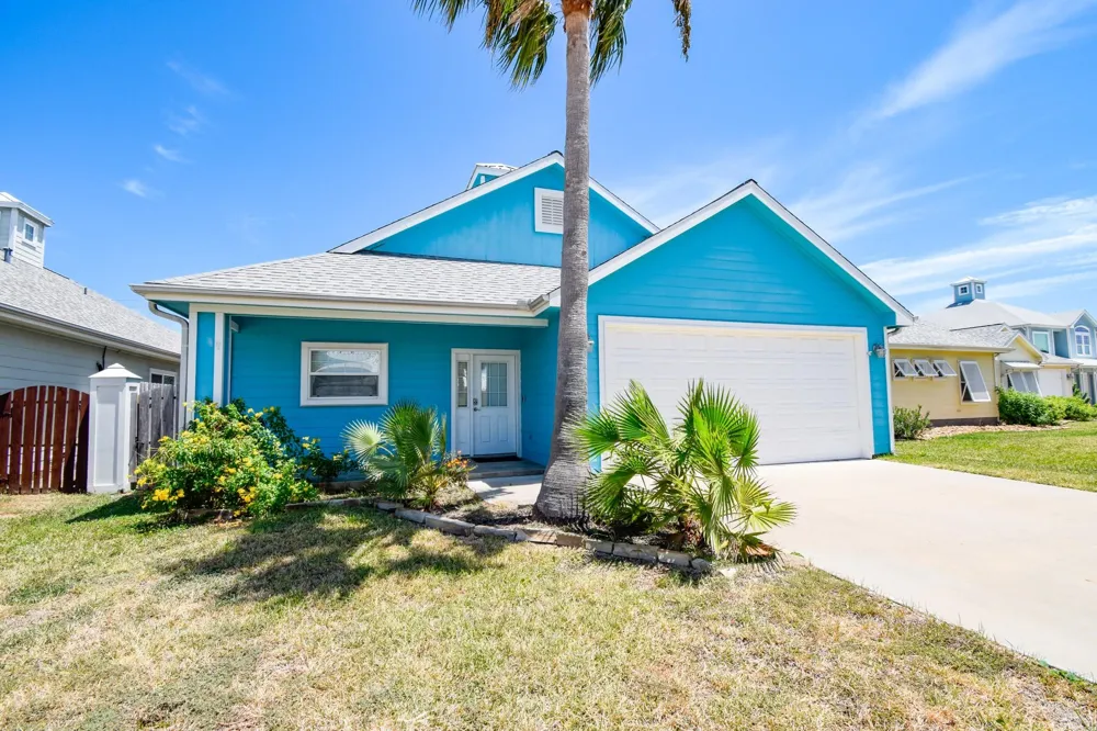 2711 Lakeview Drive Rockport, TX 78382