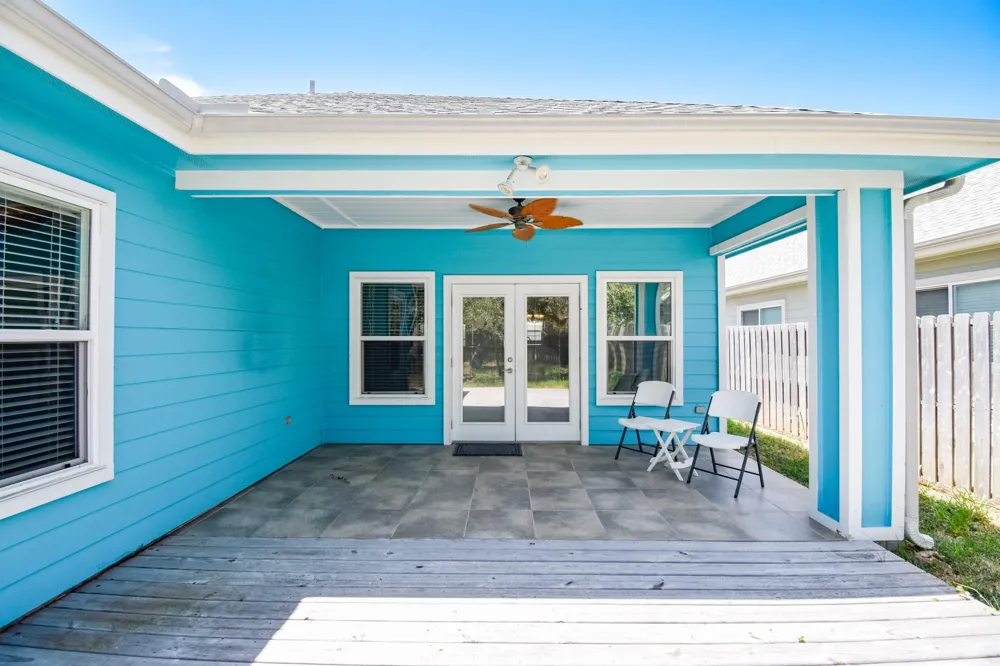 2711 Lakeview Drive Rockport, TX 78382