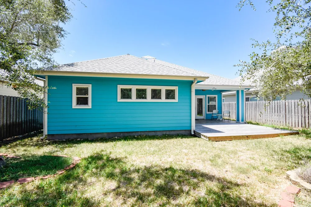 2711 Lakeview Drive Rockport, TX 78382