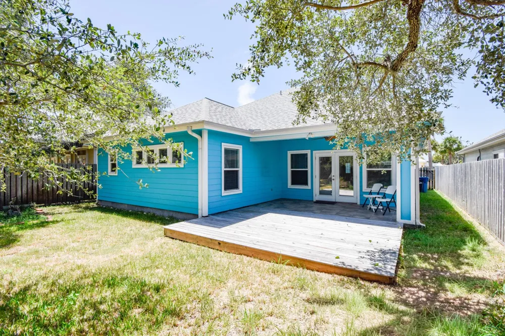 2711 Lakeview Drive Rockport, TX 78382