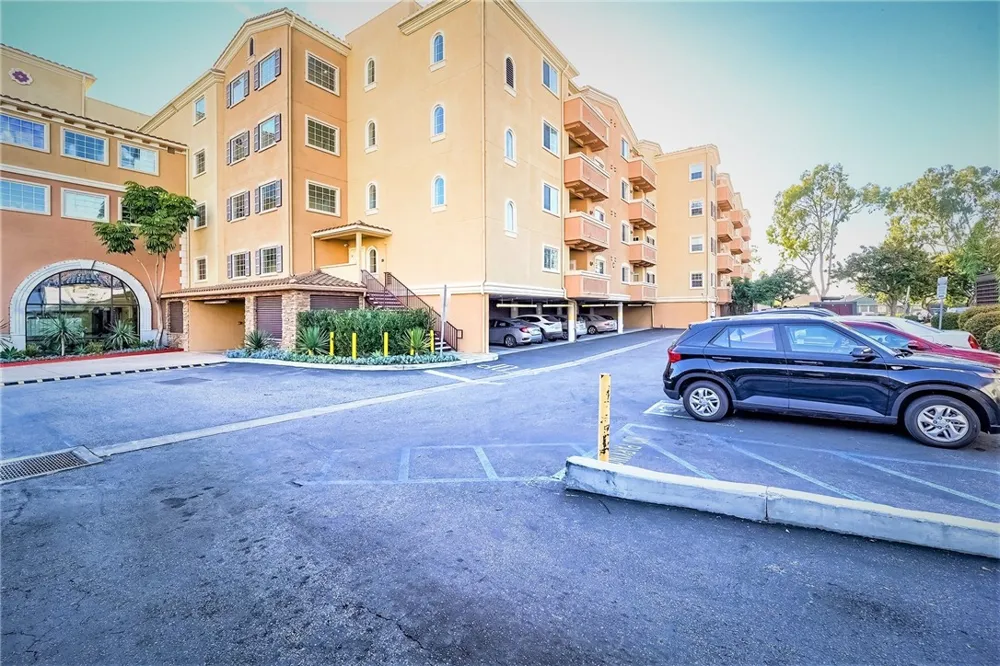 21345 Hawthorne #201 Torrance, CA 90503