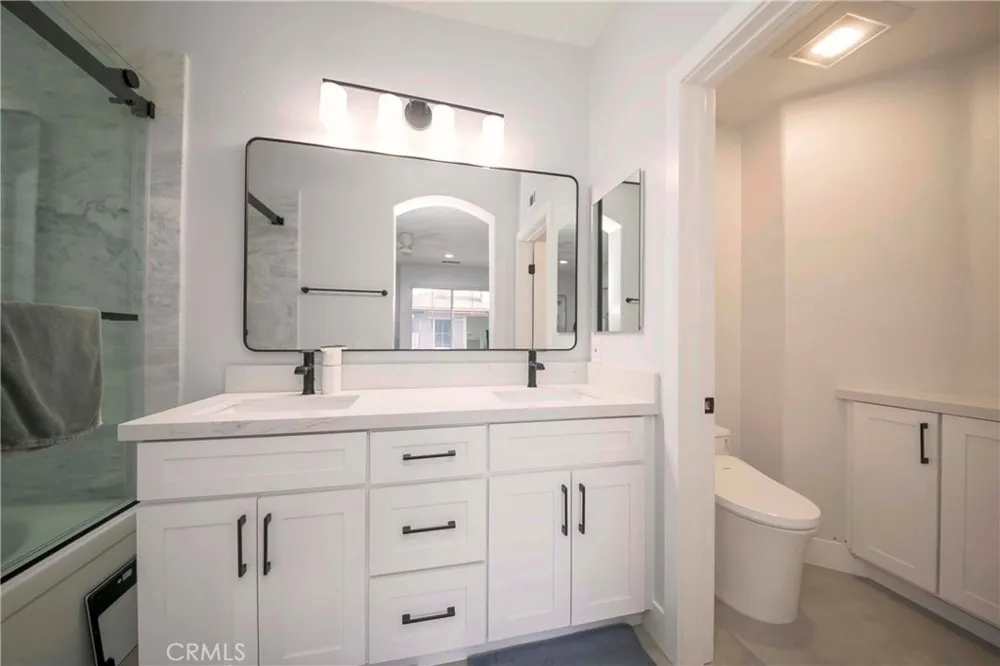 30 Salton Irvine, CA 92602