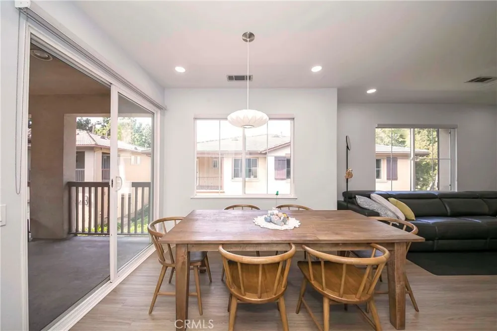 30 Salton Irvine, CA 92602