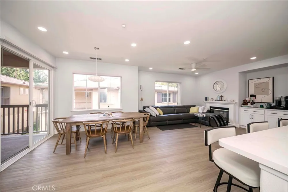 30 Salton Irvine, CA 92602