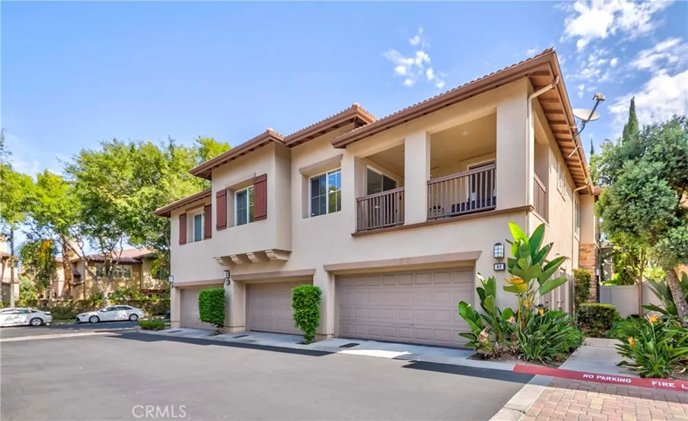 30 Salton Irvine, CA 92602