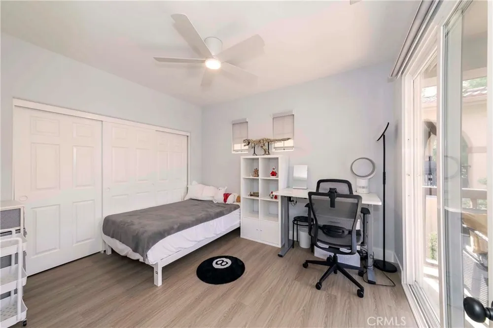 30 Salton Irvine, CA 92602