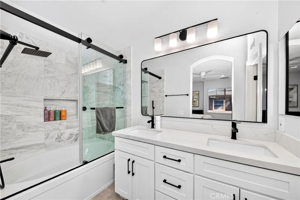 30 Salton Irvine, CA 92602