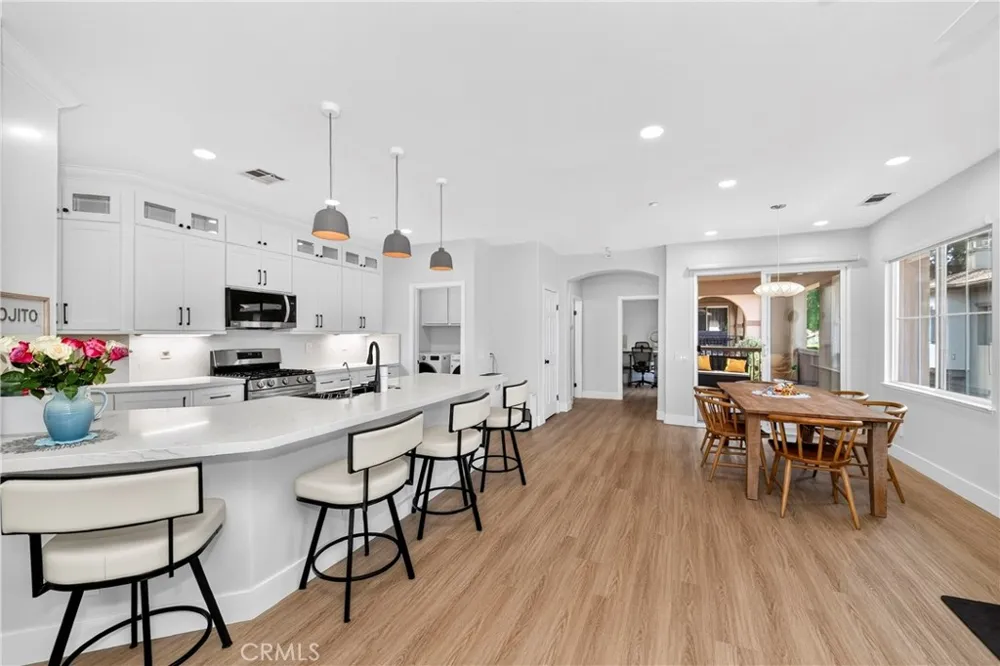 30 Salton Irvine, CA 92602
