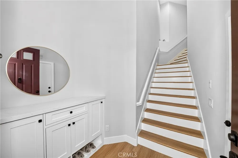 30 Salton Irvine, CA 92602