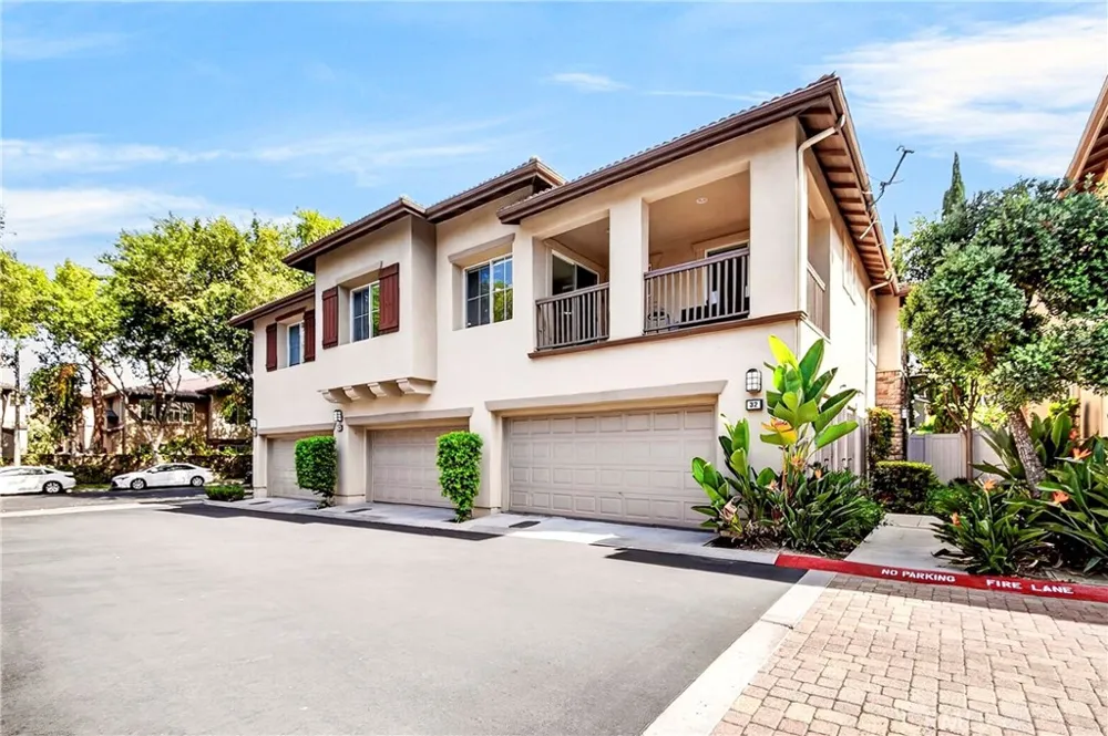 30 Salton Irvine, CA 92602