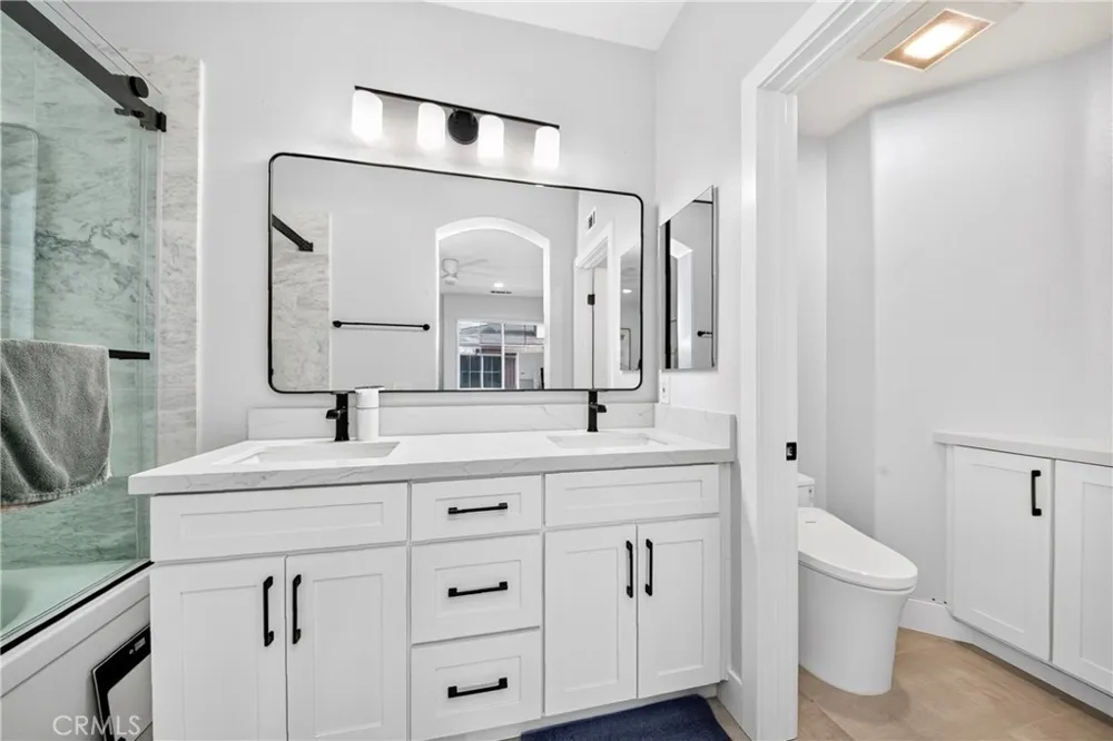 30 Salton Irvine, CA 92602