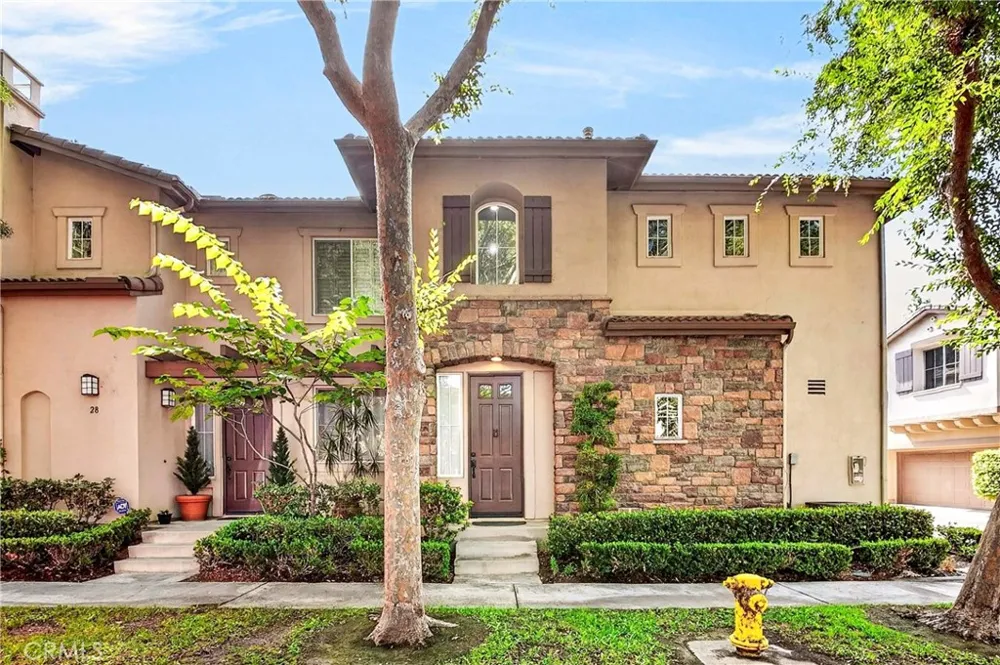30 Salton Irvine, CA 92602