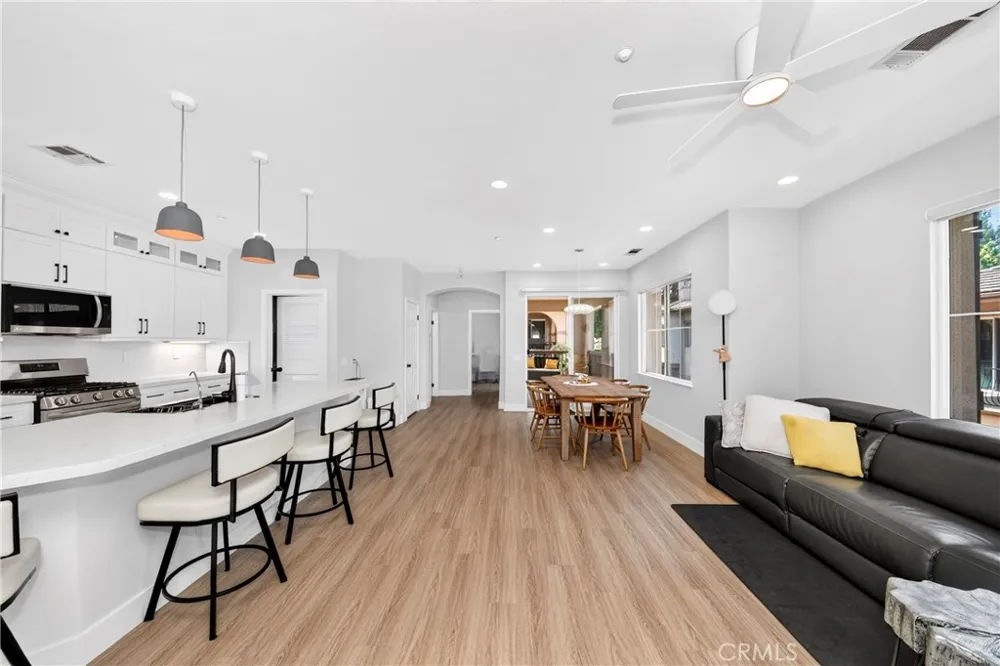 30 Salton Irvine, CA 92602