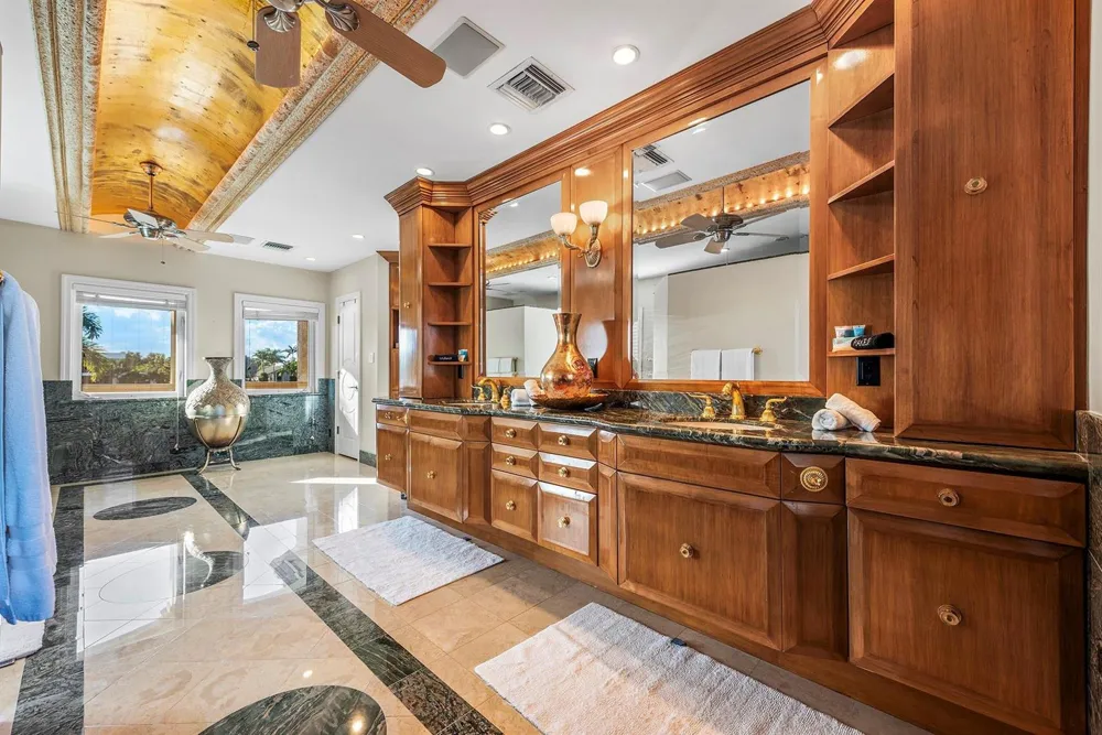 3005 NE 19th Street Fort Lauderdale, FL 33305