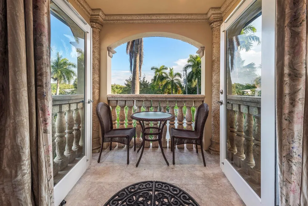 3005 NE 19th Street Fort Lauderdale, FL 33305